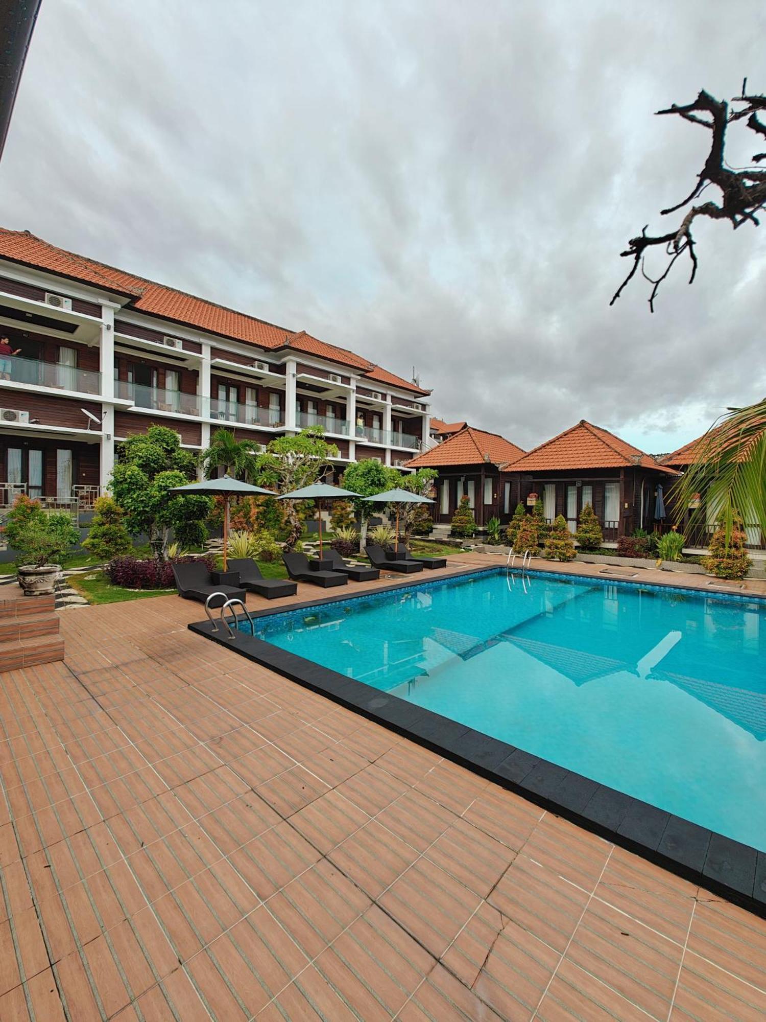 Nusa Sedayu Hotel By Ocean View Batununggul Kültér fotó
