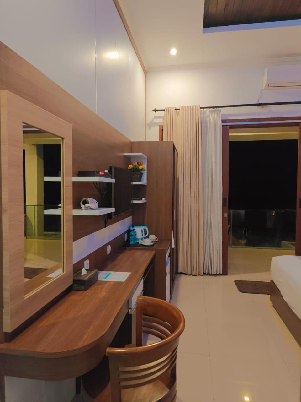 Nusa Sedayu Hotel By Ocean View Batununggul Kültér fotó